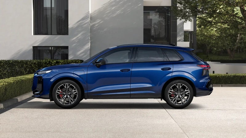 2026 Audi Q3 S-line e-hybrid 200kW image 2