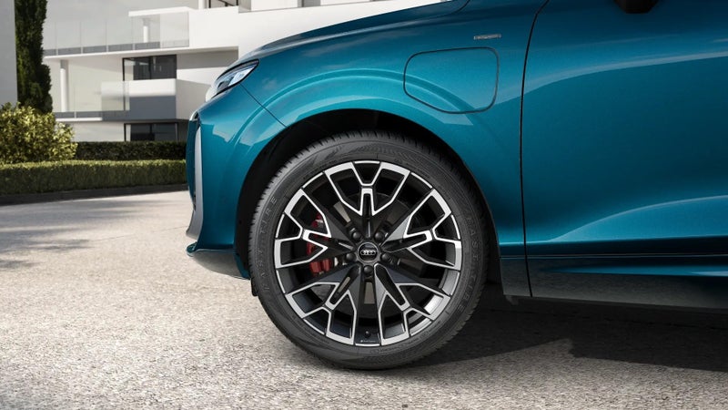 2026 Audi Q3 S-line e-hybrid 200kW image 5