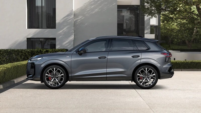 2026 Audi Q3 S-line TFSI 195kW quattro image 2