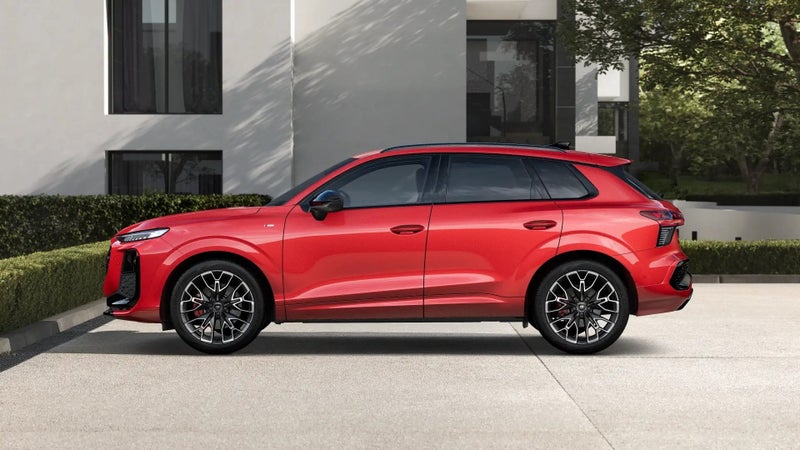 2026 Audi Q3 S-line TFSI 195kW quattro image 2