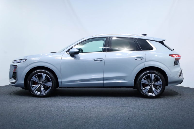 2026 Audi Q3 S-line TFSI MHEV 110kW image 3