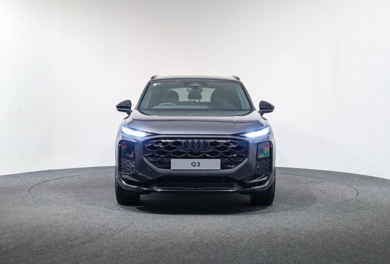 2026 Audi Q3 S-line TFSI MHEV 110kW image 2