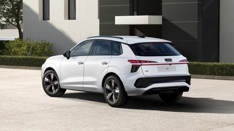 2026 Audi Q3 S-line TFSI MHEV 110kW image 4