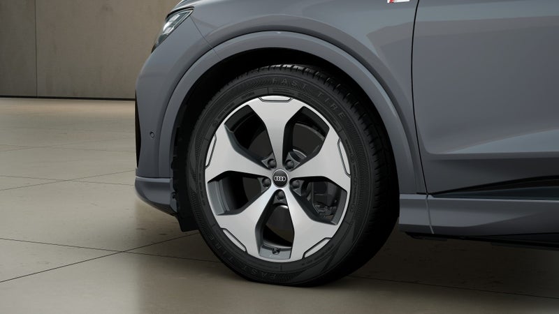 2026 Audi Q4 50 e-tron quattro S line Sportback image 5
