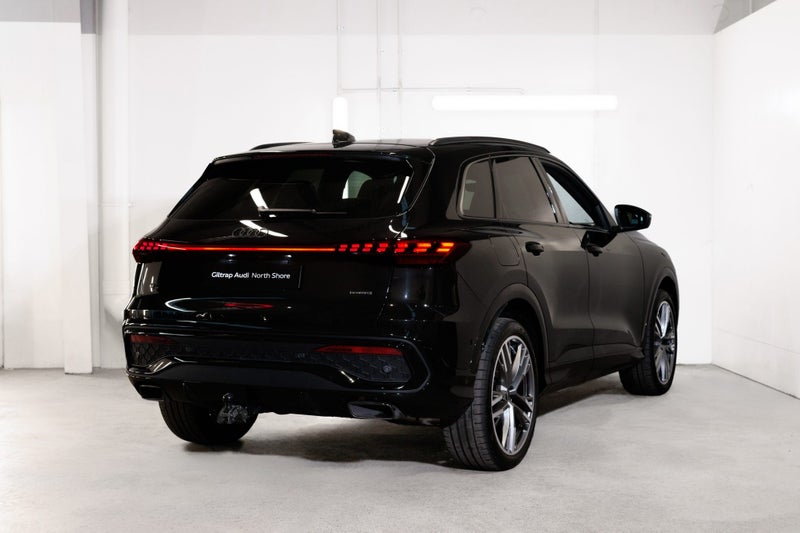 2026 Audi Q5 e-hybrid S line image 2