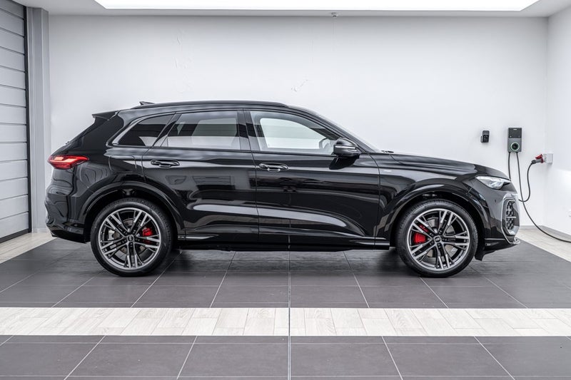 2026 Audi Q5 E-HYBRID S LINE image 2