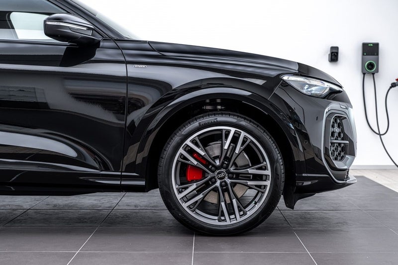 2026 Audi Q5 E-HYBRID S LINE image 4