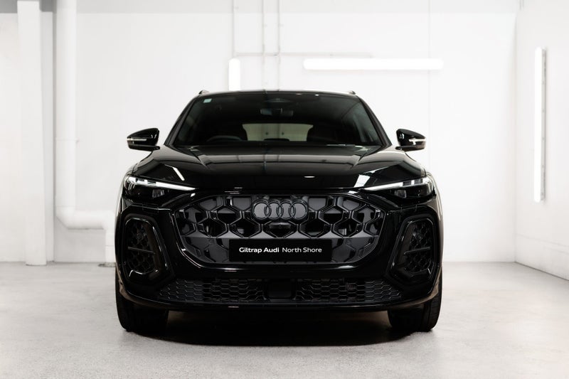 2026 Audi Q5 e-hybrid S line image 3