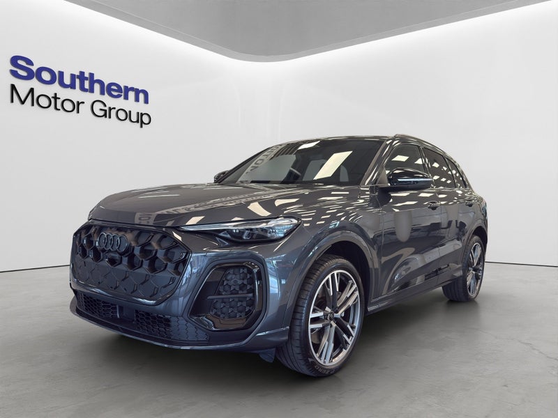 2026 Audi Q5 e-hybrid S line image 3