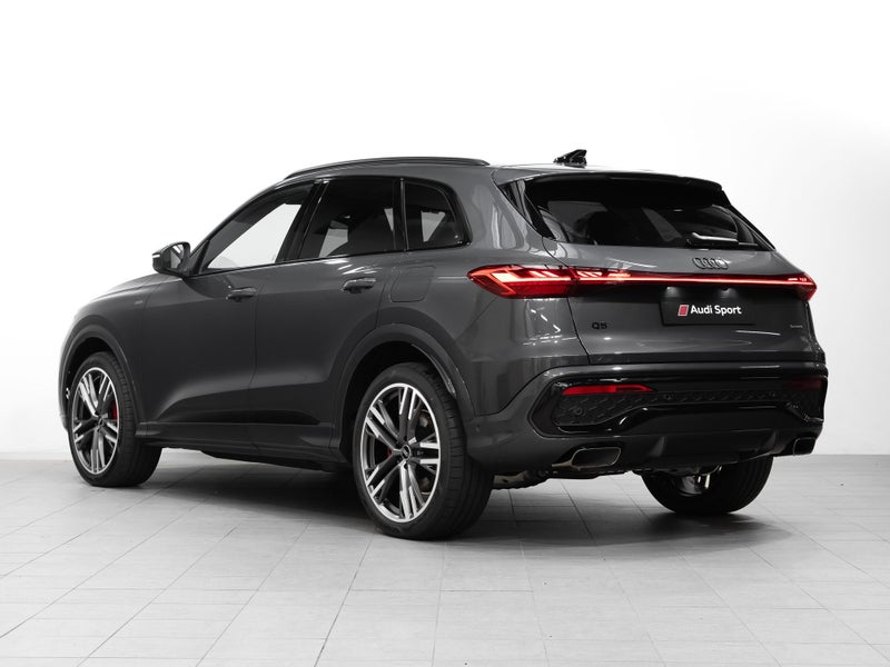 2026 Audi Q5 E-Hybrid S-Line 4WD image 3