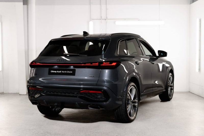 2026 Audi Q5 e-hybrid S line image 2
