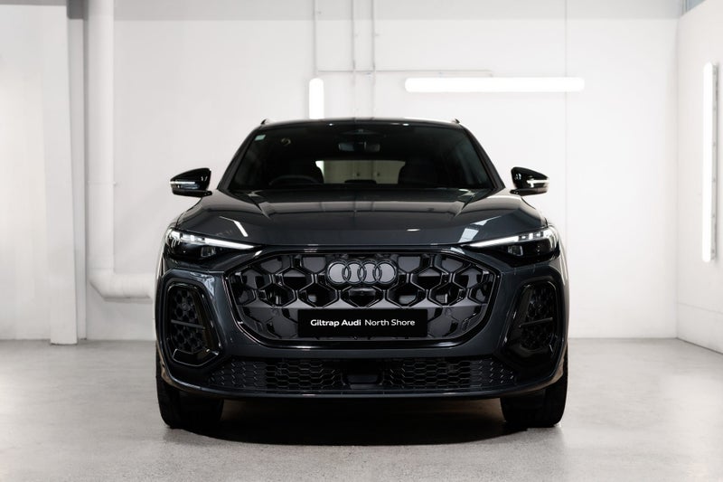 2026 Audi Q5 e-hybrid S line image 3