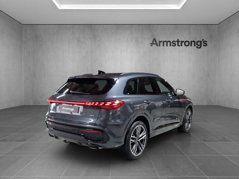 2026 Audi Q5 E-Hybrid S Line quattro image 3