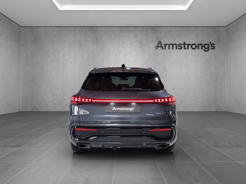2026 Audi Q5 E-Hybrid S Line quattro image 5