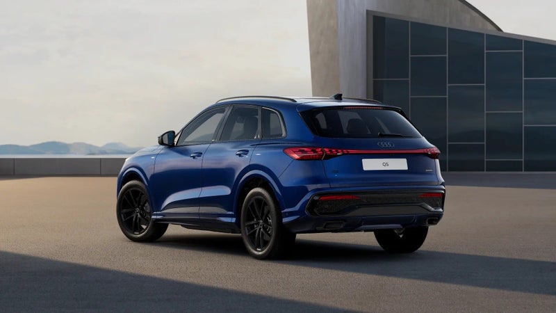 2026 Audi Q5 S-line TFSI MHEV+ 150kW quattro image 3