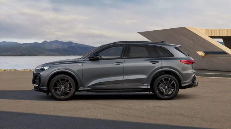 2026 Audi Q5 S-line TFSI MHEV+ 150kW quattro image 2