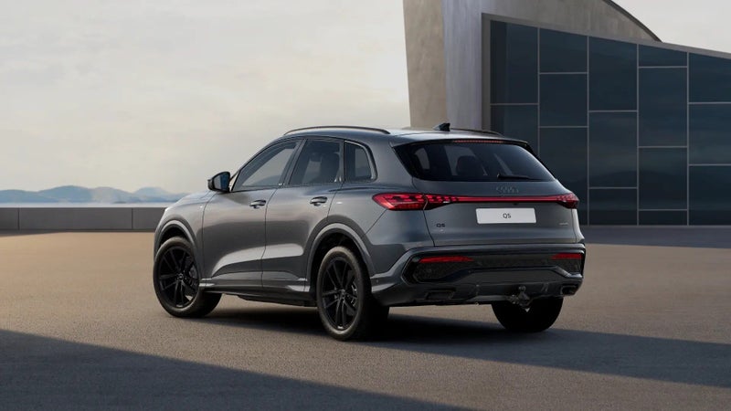 2026 Audi Q5 S-line TFSI MHEV+ 150kW quattro image 3