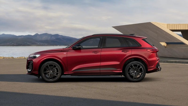 2026 Audi Q5 S-line TFSI MHEV+ 150kW quattro image 2