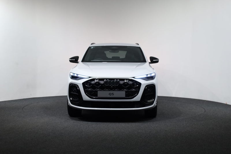 2026 Audi Q5 S-line TFSI MHEV+ 150kW quattro image 2