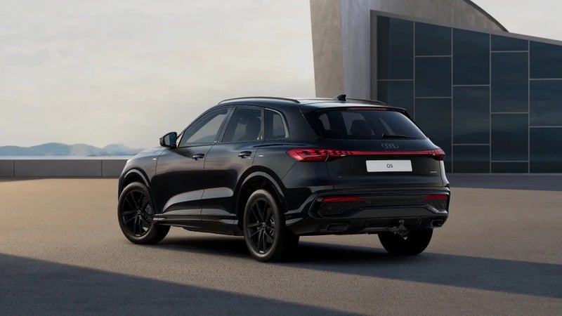 2026 Audi Q5 S-line TFSI MHEV+ 150kW quattro image 3