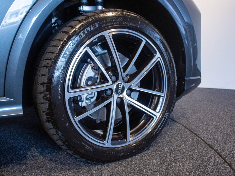 2026 Audi Q5 S-line TFSI MHEV+ 150kW quattro image 5