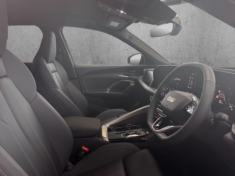 2026 Audi Q5 S Line TFSI MHEV quattro image 2