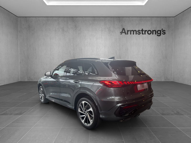 2026 Audi Q5 S Line TFSI MHEV quattro image 5