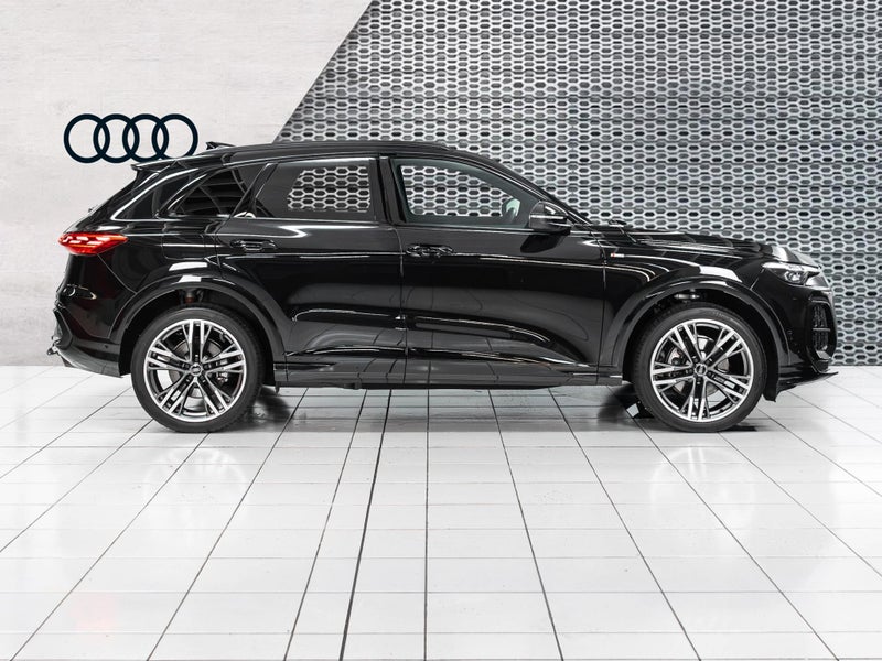 2026 Audi Q5 S Line TFSI quattro image 2
