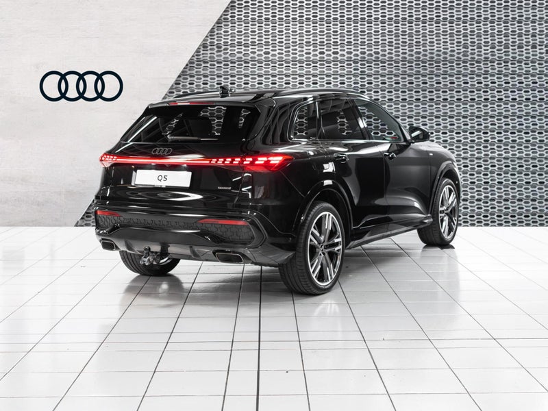 2026 Audi Q5 S Line TFSI quattro image 3