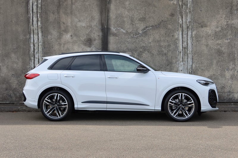 2026 Audi Q5 SUV TFSI quattro S tronic 150 kW image 2