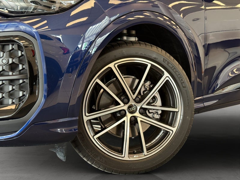 2026 Audi Q5 SUV TFSI quattro S tronic 150 kW image 5
