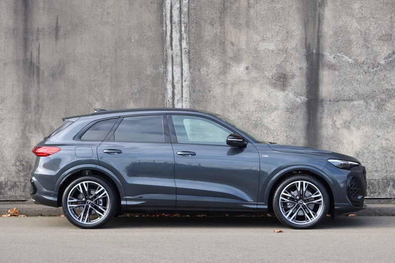 2026 Audi Q5 SUV TFSI quattro S tronic 150 kW image 2