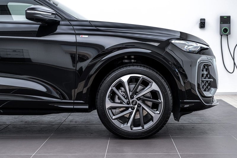 2026 Audi Q5 SUV TFSI QUATTRO S TRONIC 150KW image 4