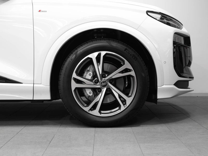 2026 Audi Q6 315kW S-Line E-Tron AWD EV image 5