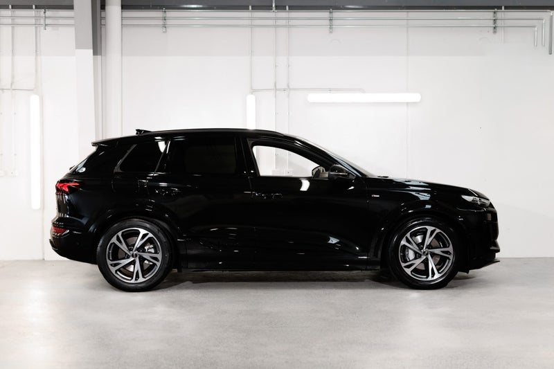 2026 Audi Q6 e-tron 315kW quattro S line image 3