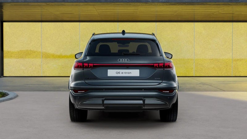 2026 Audi Q6 e-tron 315kW quattro S line image 4