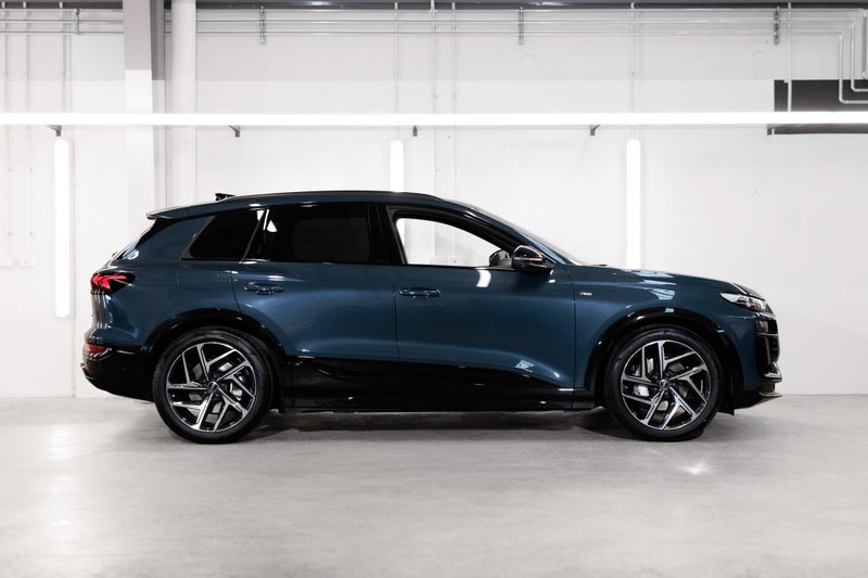 2026 Audi Q6 e-tron 315kW quattro S line image 3