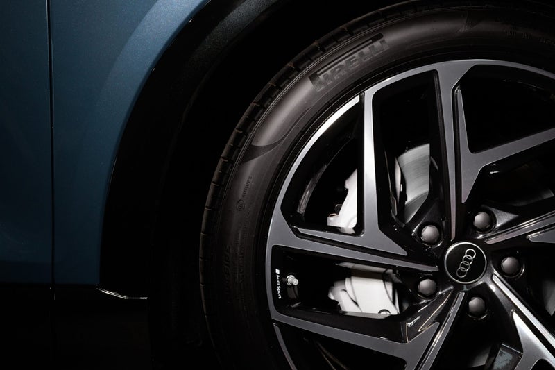 2026 Audi Q6 e-tron 315kW quattro S line image 5
