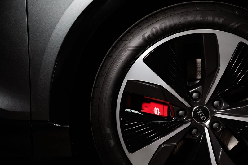 2026 Audi Q6 SSUV e-tron 360 kW image 5