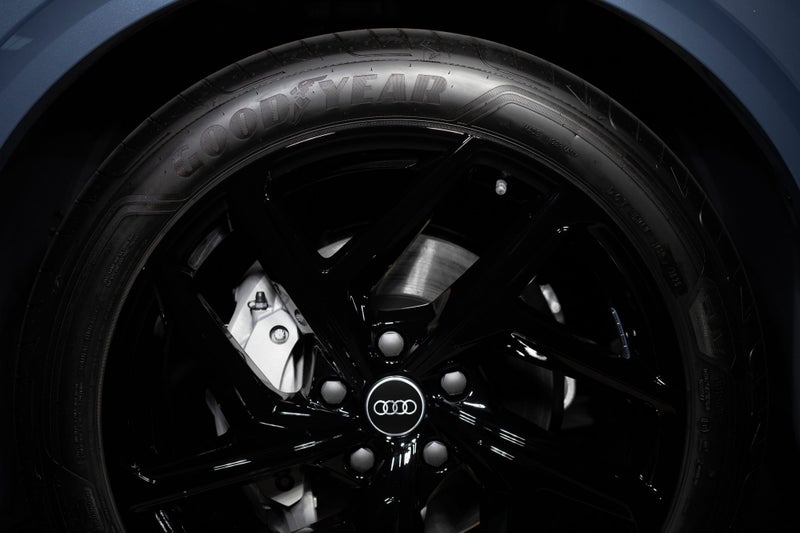 2026 Audi Q6 SUV e-tron quattro 285 kW image 5