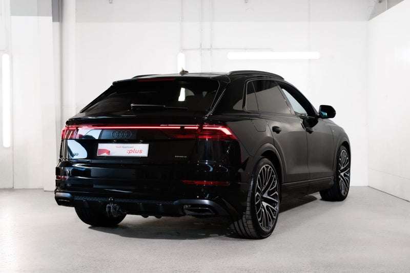 2026 Audi Q8 60 TFSI e image 2
