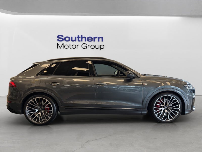 2026 Audi Q8 60 TFSI e image 5