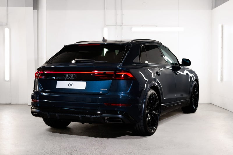 2026 Audi Q8 60 TFSI e image 2