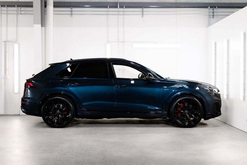 2026 Audi Q8 60 TFSI e image 3