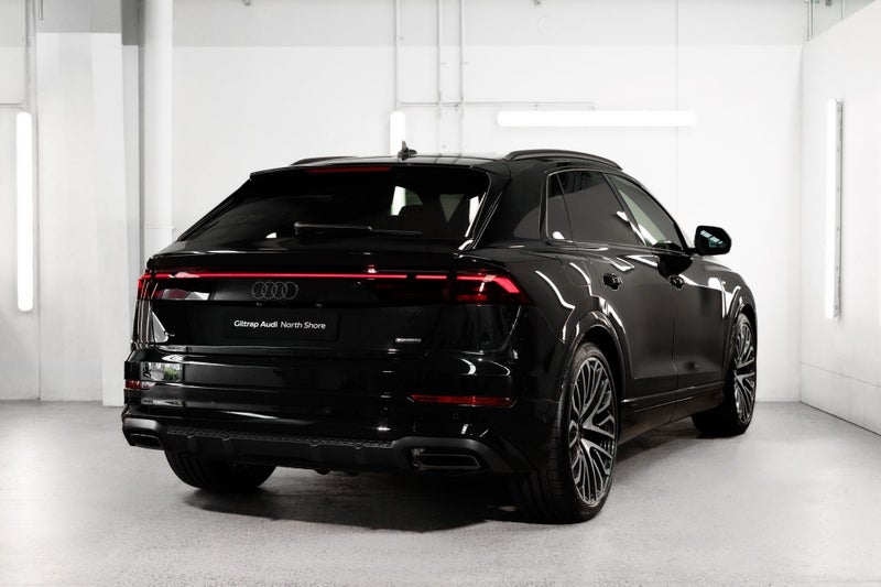 2026 Audi Q8 60 TFSI e image 2