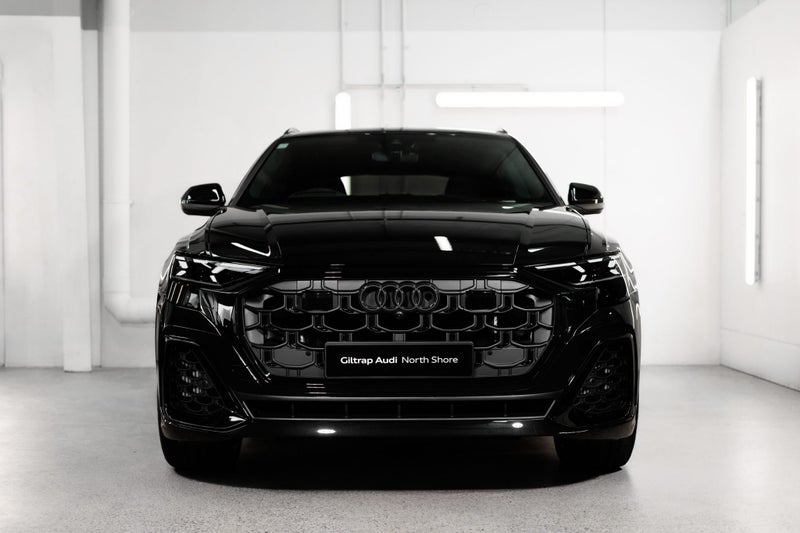 2026 Audi Q8 60 TFSI e image 3