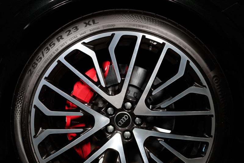 2026 Audi Q8 60 TFSI e image 5