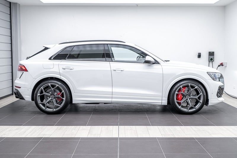 2026 Audi RS Q8 Performance image 2