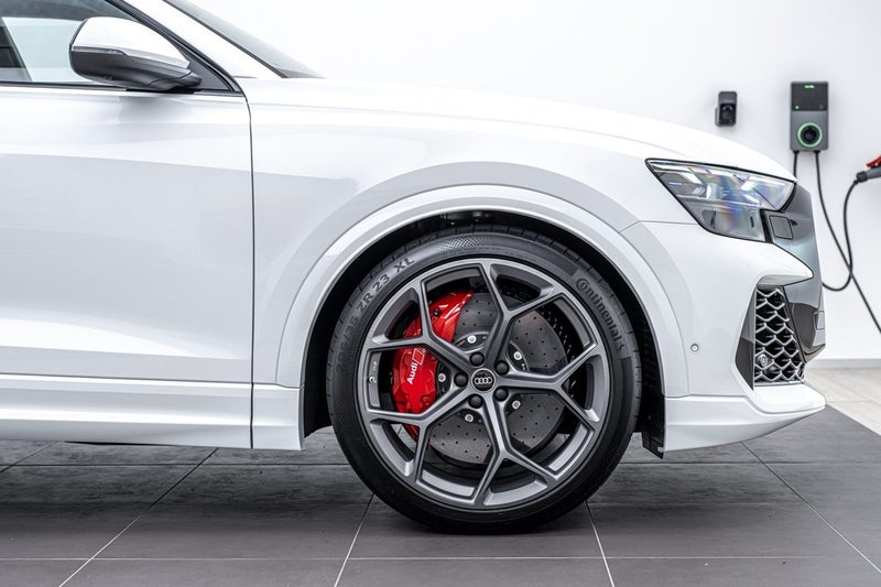 2026 Audi RS Q8 Performance image 3