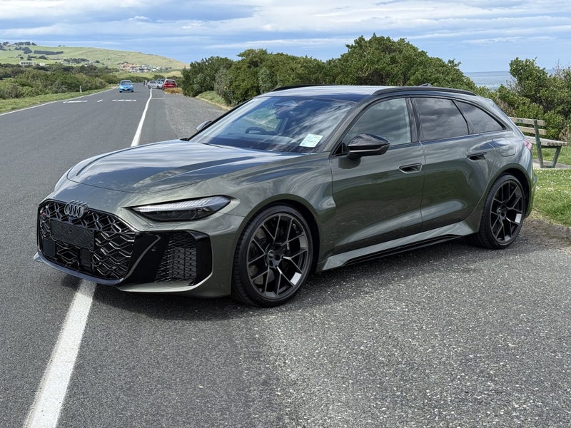 2026 Audi RS5 TFSI Quattro Avant image 4